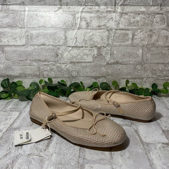 Nwt Zara Cream Silver Studden Bow tie and Buckle Flat Size USA‎ 4 EUR 36 - Picture 1 of 9